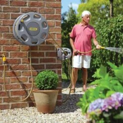 Garden Supply Store -Garden Supply Store 5002000050 hozelock wall mounted reel 60m lifesyle 800x800