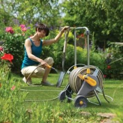 Hozelock Assembled Metal Hose Cart 60m -Garden Supply Store 5002000150 hozelock assembled metal hose cart 60m lifestyle 800x800